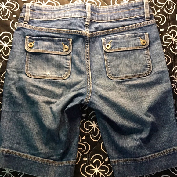 Ladies Sz.6 Banana Republic Classic Bermuda Shorts - Picture 2 of 4